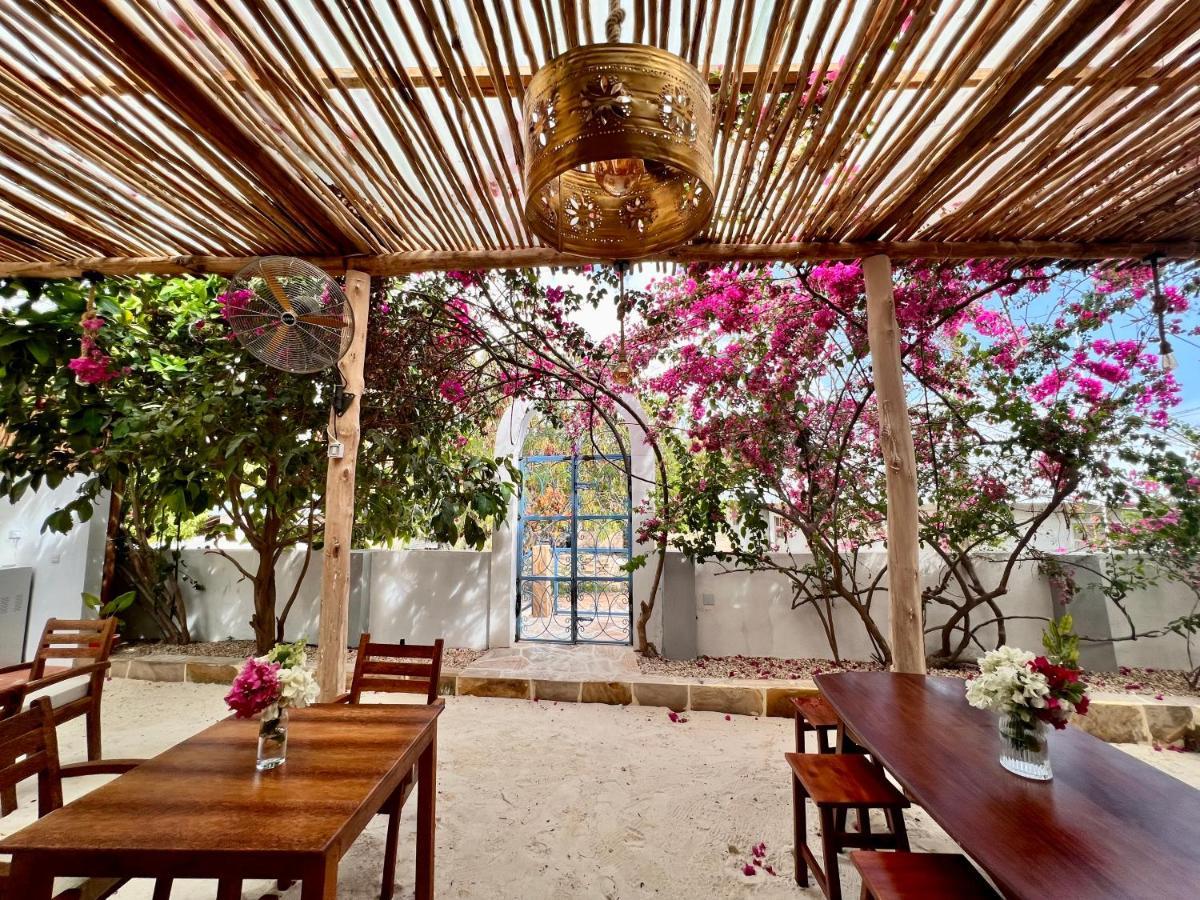 Barabara House Bed & Breakfast Jambiani  Exterior photo