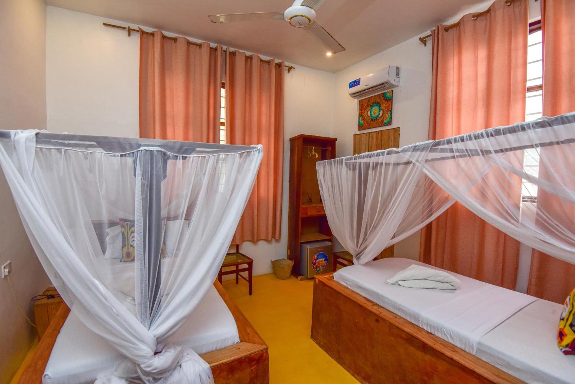 Barabara House Bed & Breakfast Jambiani  Exterior photo