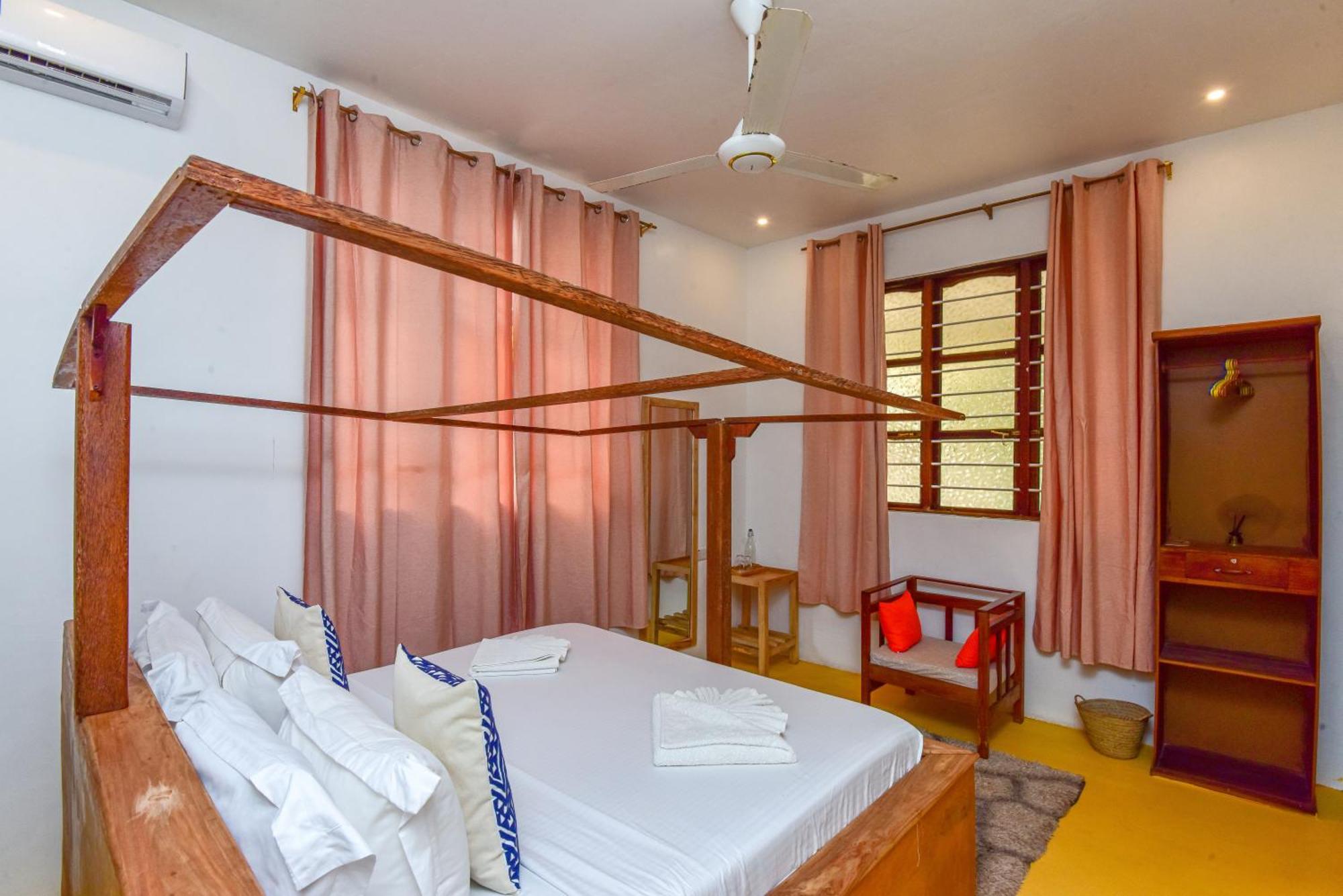 Barabara House Bed & Breakfast Jambiani  Exterior photo