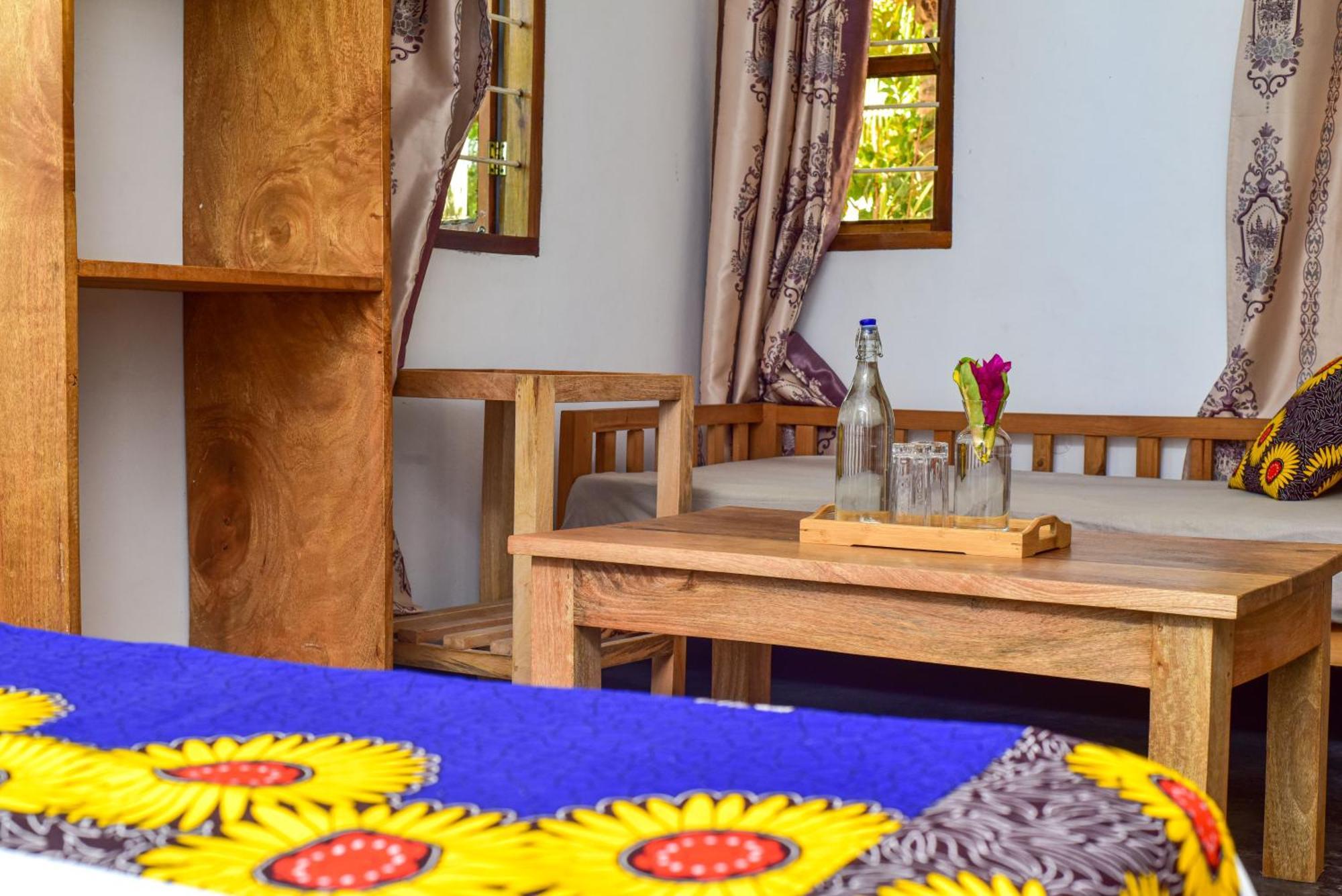Barabara House Bed & Breakfast Jambiani  Exterior photo